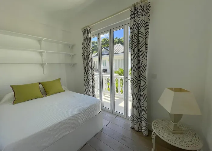 Les Jolies Eaux - Chateau Elysium Villa Beau Vallon (Mahe)