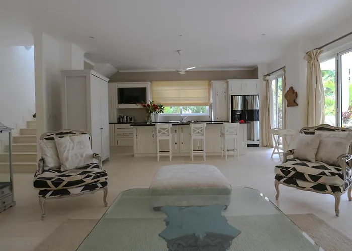 Les Jolies Eaux - Chateau Elysium Beau Vallon (Mahe)